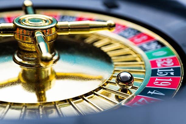 Meja roulette Habanero dengan roda dan tata letak taruhan